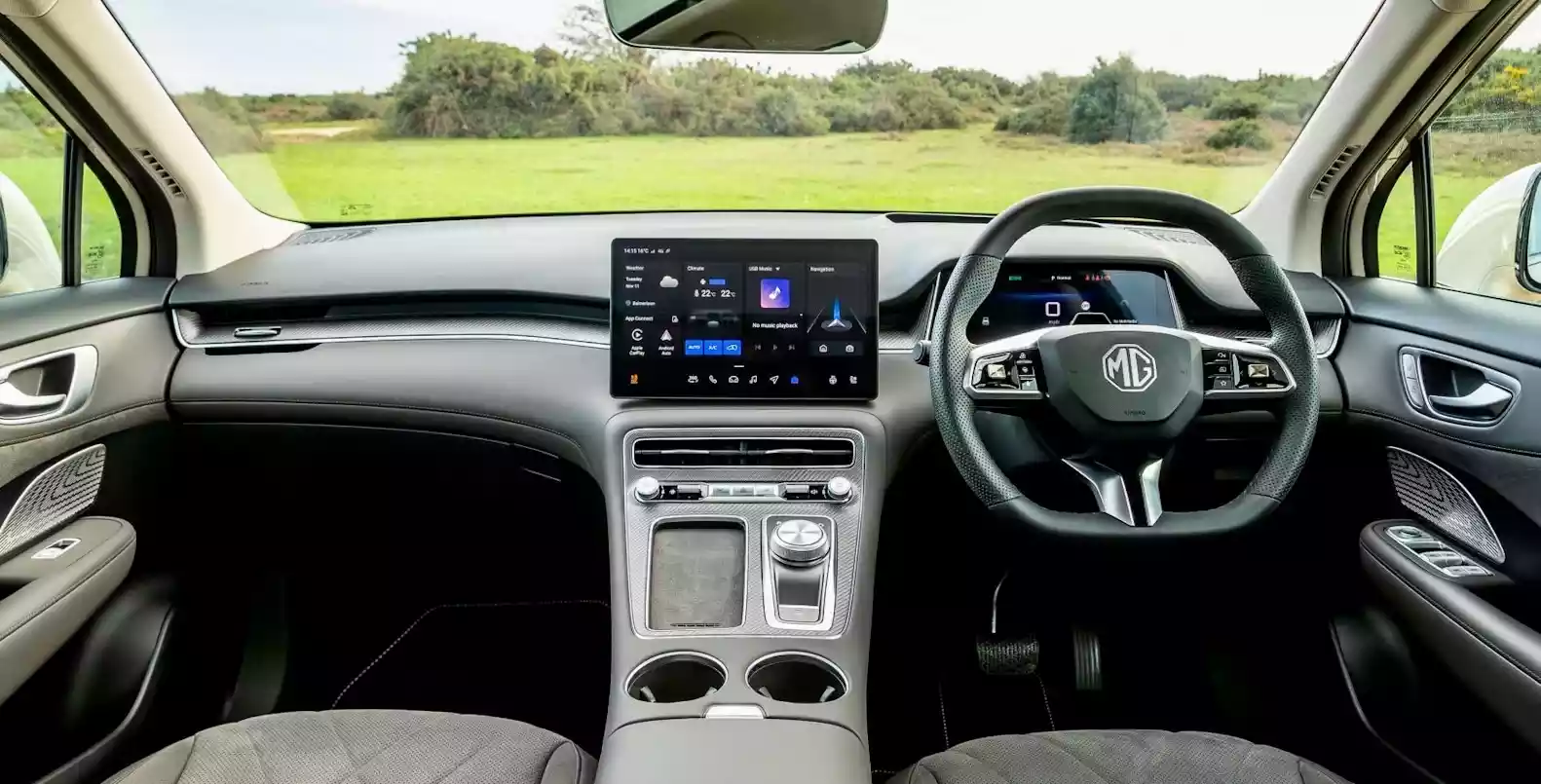 MGS6 EV cabin with digital displays and centre console